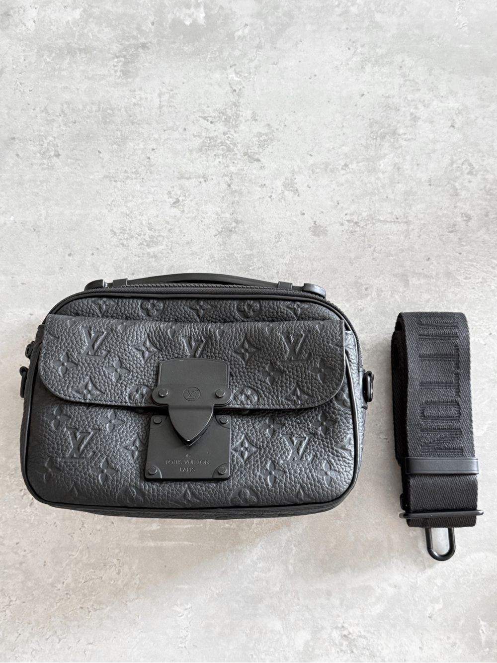 Louis Vuitton S Lock Messenger Taurillon Monogram Bag Black M58489